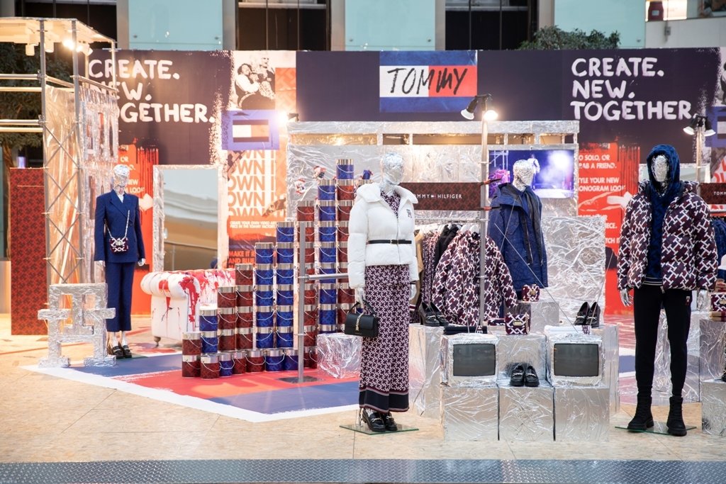 Tommy Hilfiger yeni TH Monogram koleksiyonunu açtığı pop-up mağaza ile kutluyor