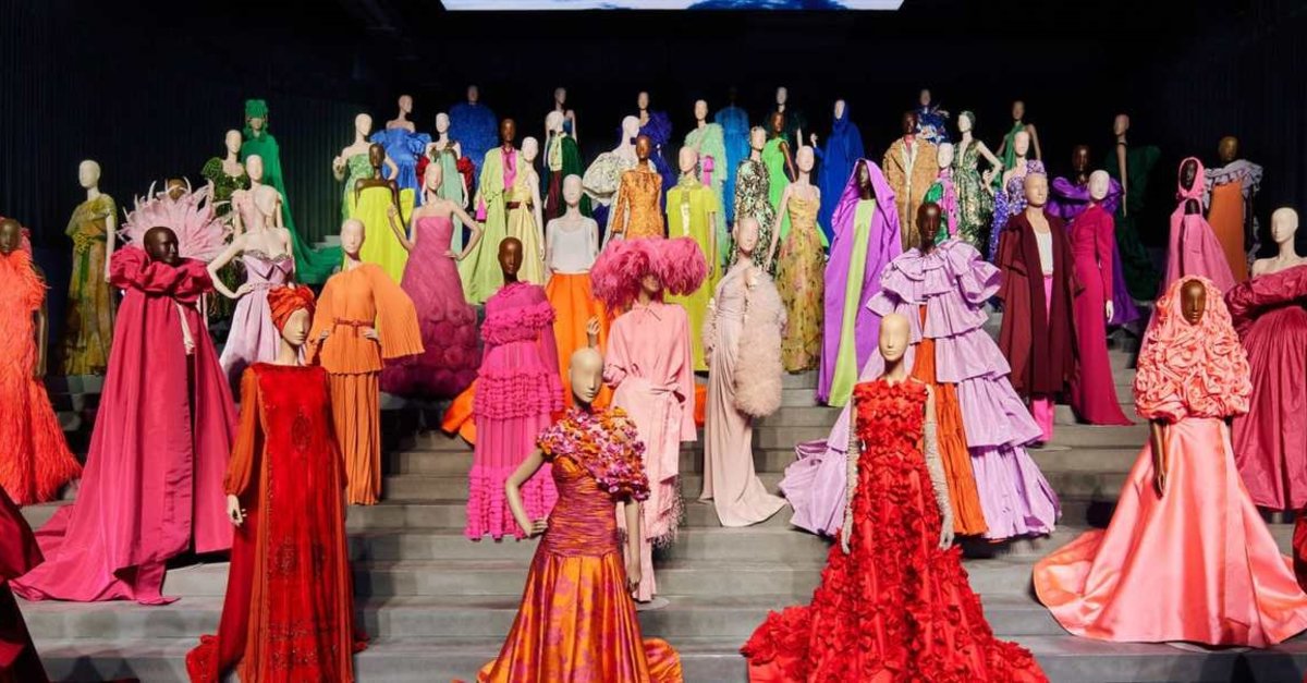 Forever Valentino: Modaya Övgü