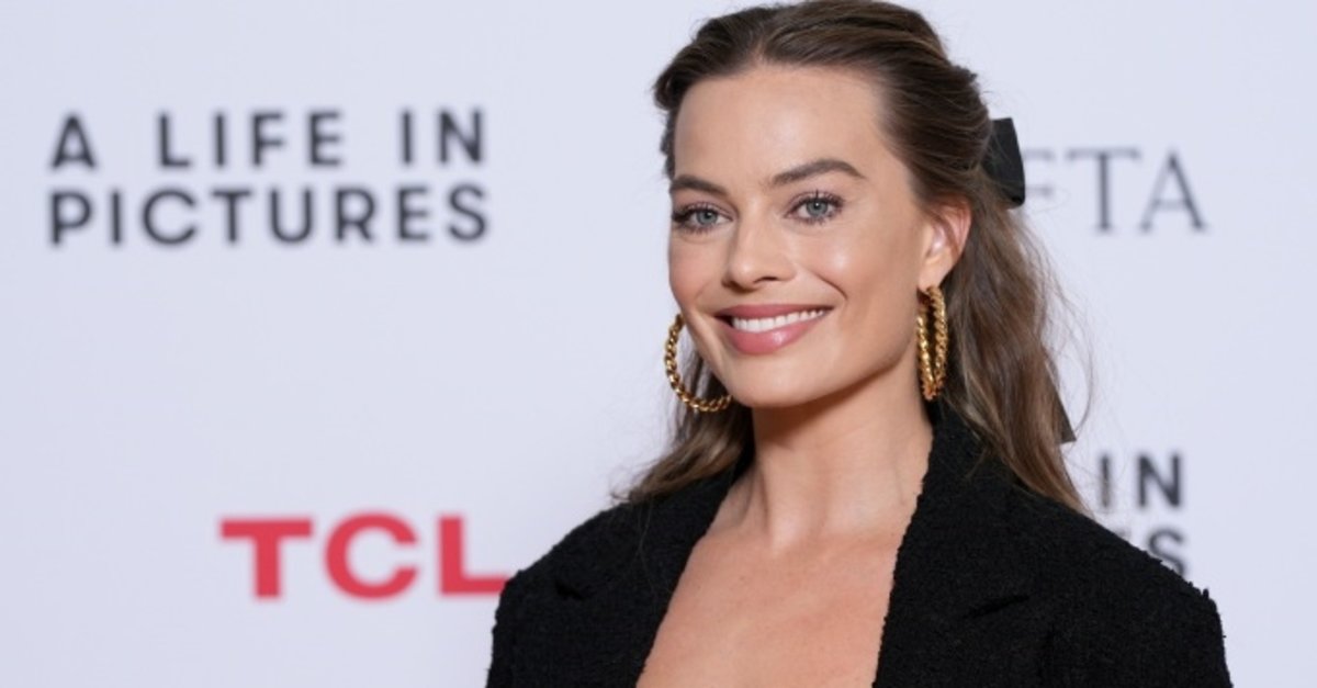 Margot Robbie Chanel'den Vazgeçemiyor
