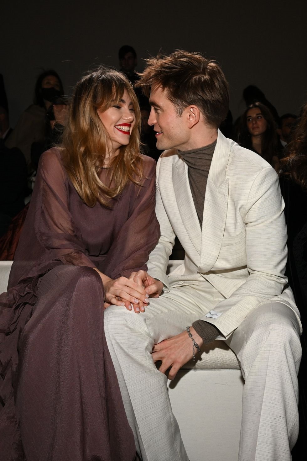 Robert Pattinson ve Suki Waterhouse 4 Yıl Sonra İlk Kez Kırmızı Halıda!