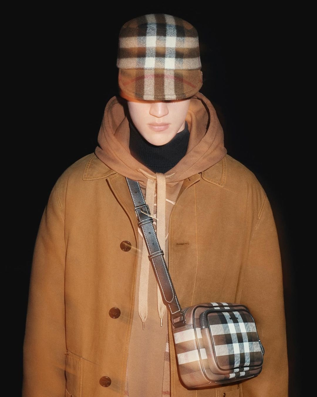 Daniel Lee'nin İlk Burberry Defilesi Açıklandı