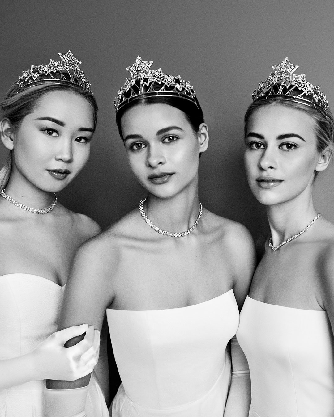 SWAROVSKI TACI VİYANA OPERA BALOSU'NU AYDINLATIYOR