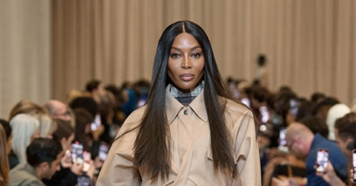 Burberry İlkbahar Yaz 2023 Koleksiyonu