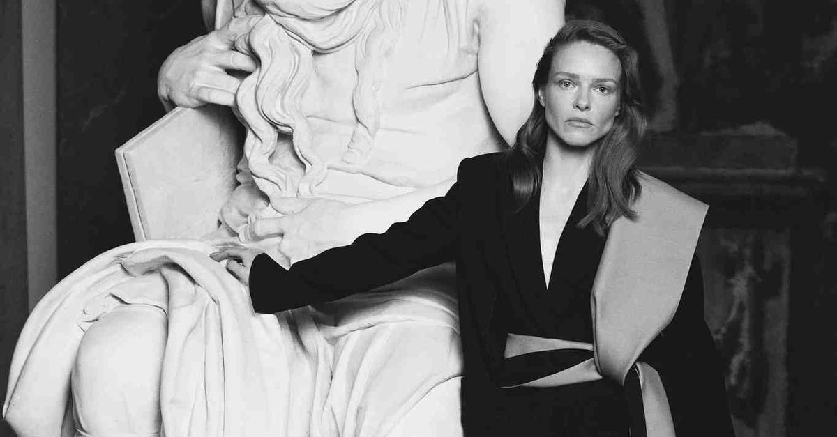  Di Stavnitser'in Moda Yolculuğu Başlıyor