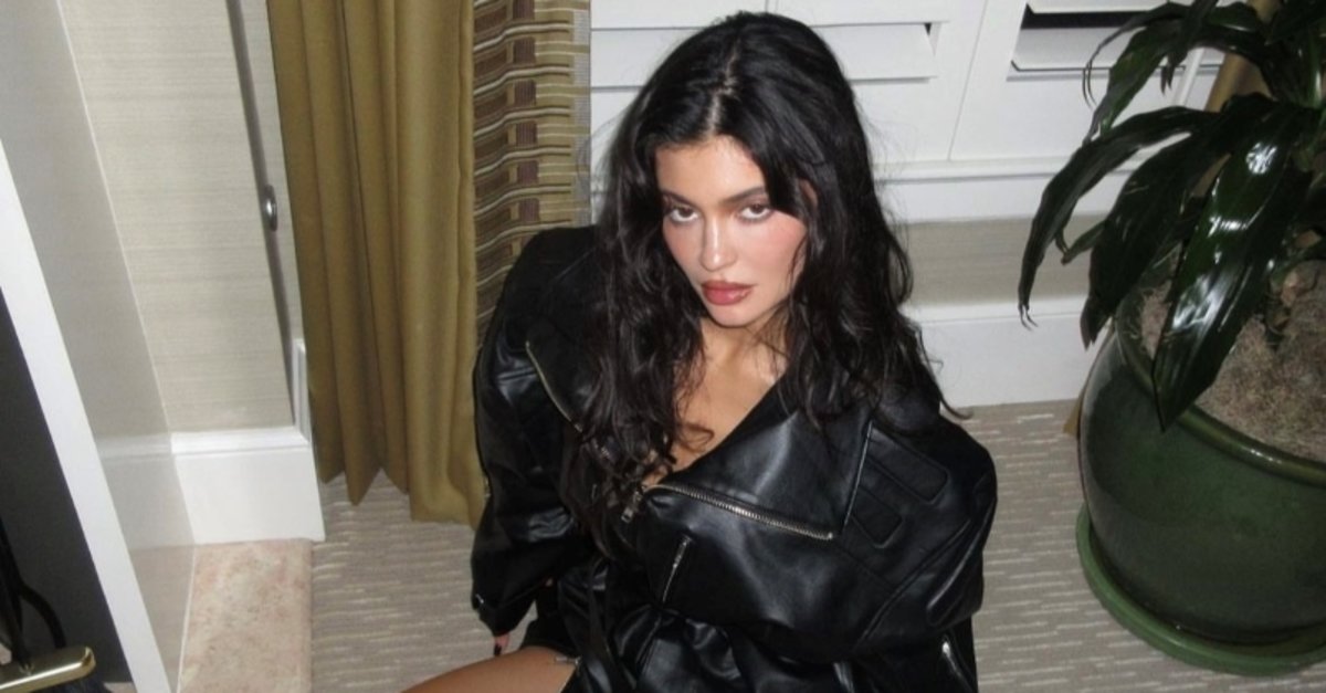 Yeni Markası ‘Khy’ı Duyuran Kylie Jenner’ın En İyi 5 Paris Moda Haftası Görünümü