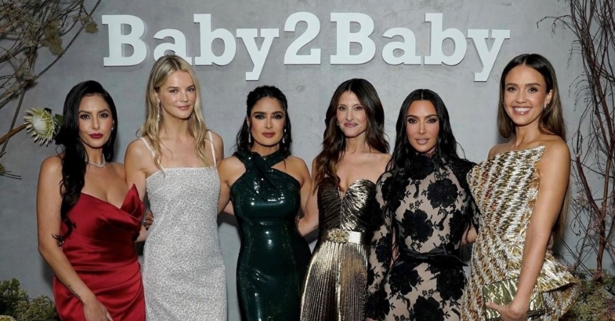 2023 Baby2Baby Galası Kırmızı Halı Görünümleri