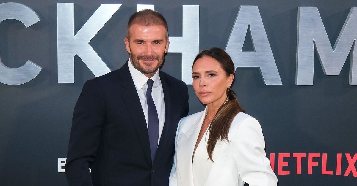 Victoria Beckham’ın “Babamın Rolls-Royce’u Vardı” İtirafı Tişört Oldu