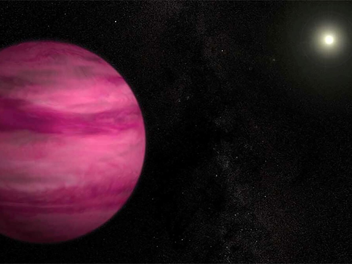 Pembe Gezegen’in Gizemi Rengi Değil, Tuz Bulutları
