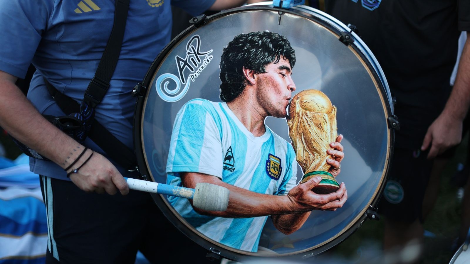 Arjantin’de Tartışma: Yapay Zeka Maradona’yı Dünya Kupası Reklamı İçin ‘Diriltti’, Ancak Pek Az Kişi Bundan Memnun