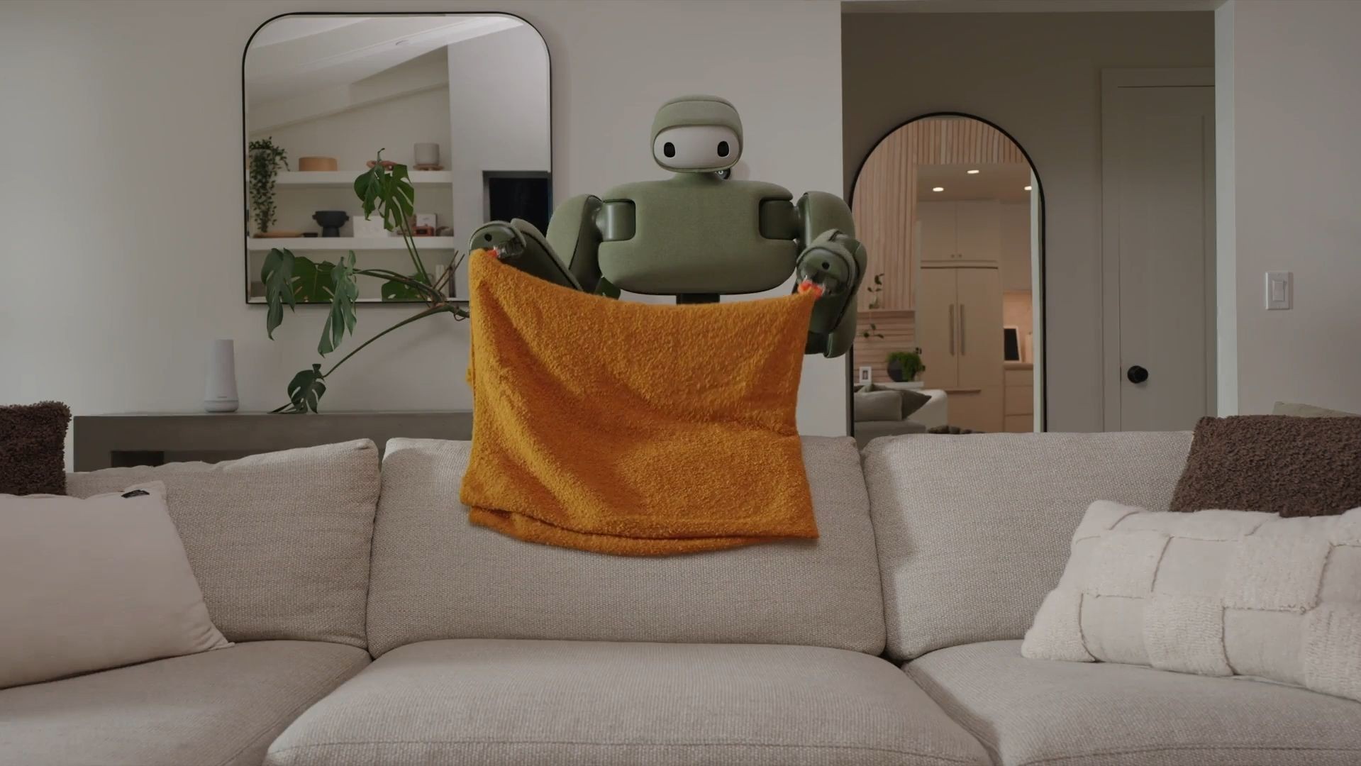 Türk Girişimciden Eviniz İçin Yeni İnsansı Robot
