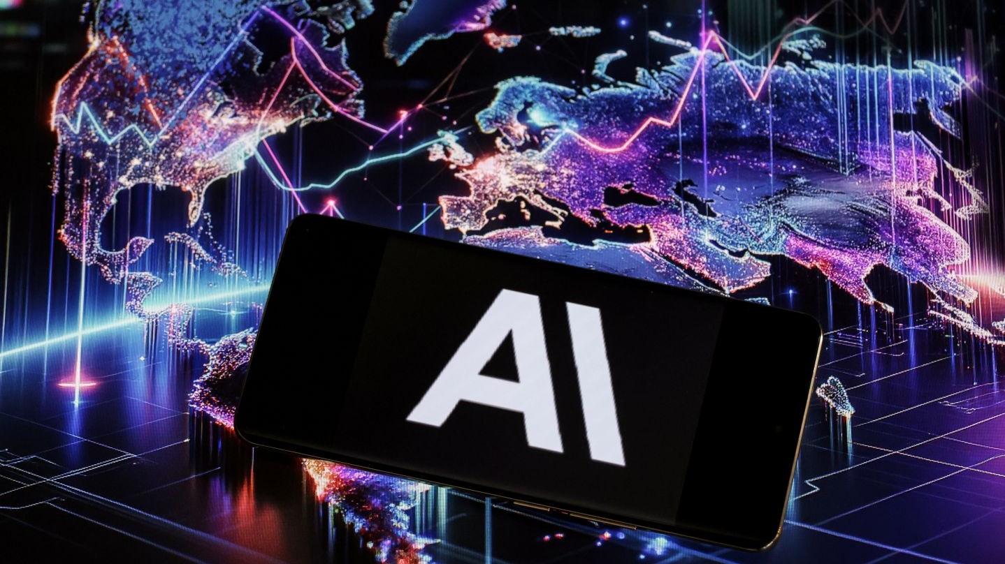 Eski DeepMind Yöneticisi, Yapay Zeka Silahlanma Yarışının Felaketle Sonuçlanabileceğini Düşünüyor